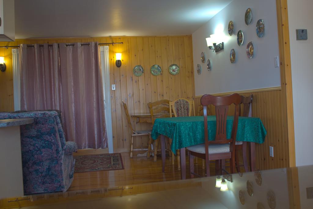 Gite A L'Abri Du Vent Bed And Breakfast Perce Exterior photo