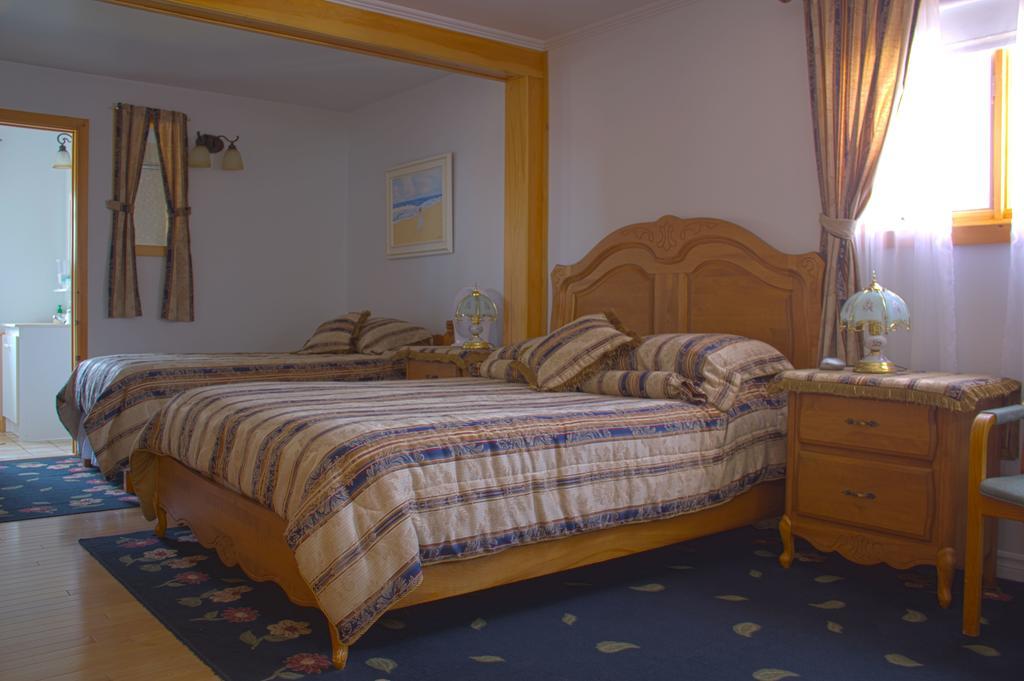 Gite A L'Abri Du Vent Bed And Breakfast Perce Exterior photo
