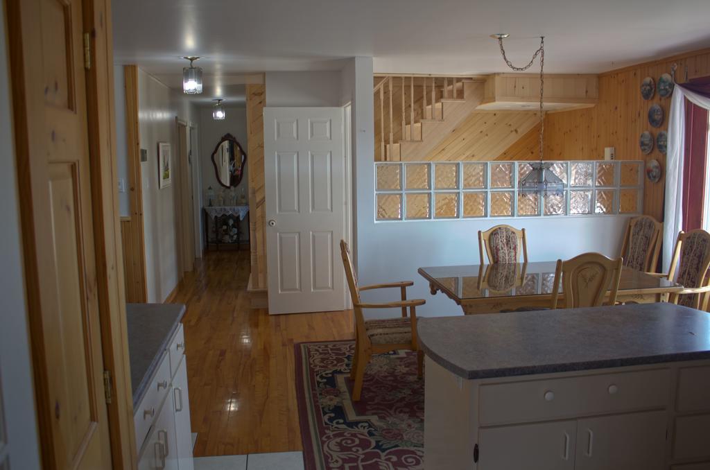 Gite A L'Abri Du Vent Bed And Breakfast Perce Exterior photo